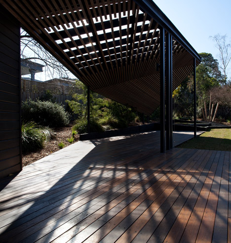 Bent Pavilion by Bent Architecture