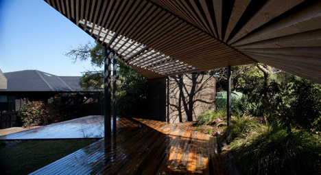 Bent Pavilion by Bent Architecture