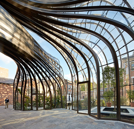 Bombay Sapphire by Thomas Heatherwick - photographed by Hufton and Crow