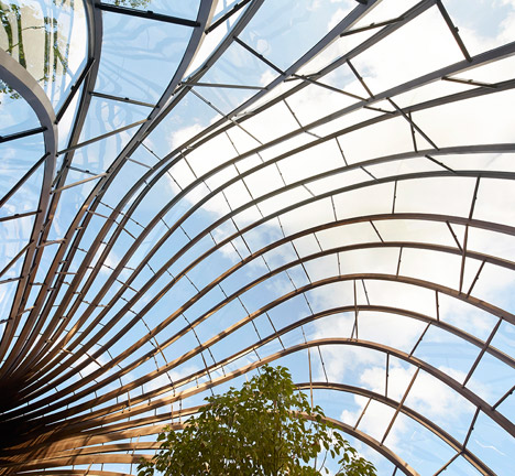 Bombay Sapphire by Thomas Heatherwick - photographed by Hufton and Crow
