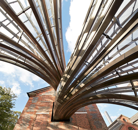 Bombay Sapphire by Thomas Heatherwick - photographed by Hufton and Crow