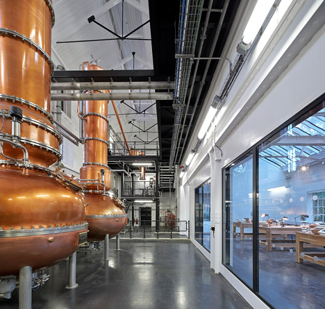 Bombay Sapphire by Thomas Heatherwick - photographed by Hufton and Crow