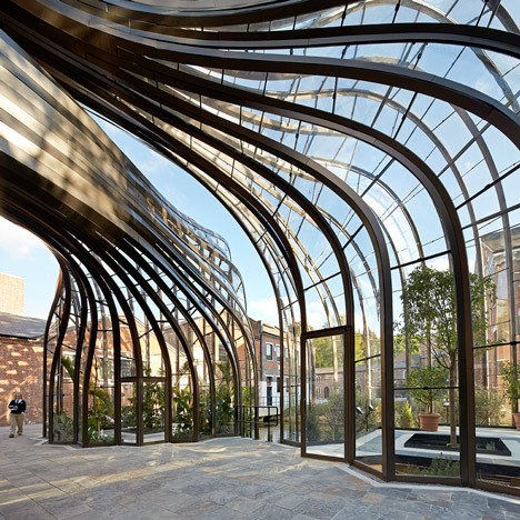 Bombay Sapphire by Thomas Heatherwick - photographed by Hufton and Crow