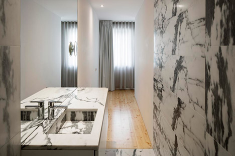 Casa No Príncipe Real by Camarim Architect