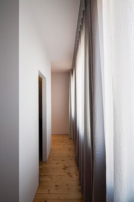 Casa No Príncipe Real by Camarim Architect