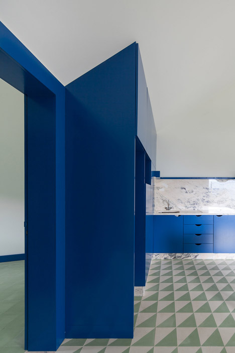 Casa dos Caseiros by SAMF