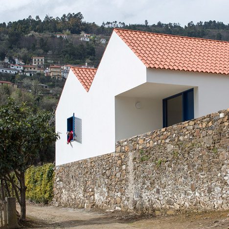 Casa dos Caseiros by SAMF