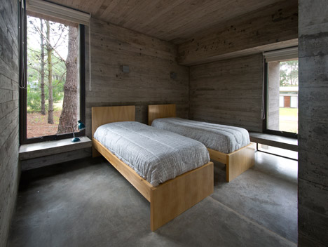 Casa SV by Luciano Kruk Arquitectos