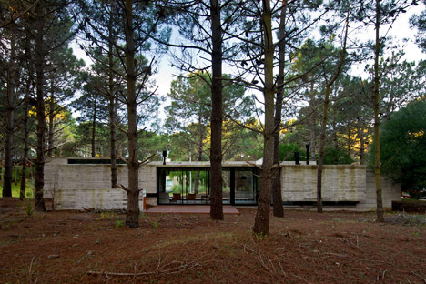 Casa SV by Luciano Kruk Arquitectos