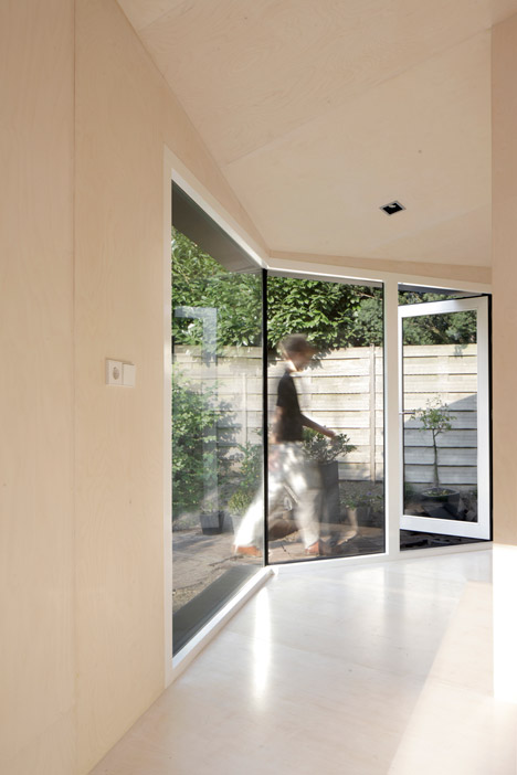Garden Studio by Serge Schoemaker Architects