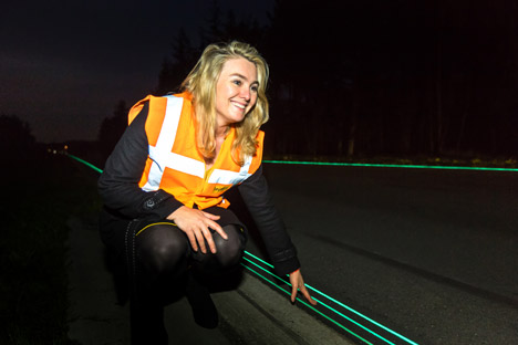 Glowing Lines Smart Highway by Daan Roosegaarde