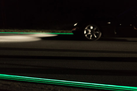Glowing Lines Smart Highway by Daan Roosegaarde