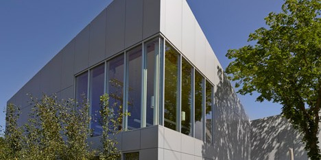Schmidt Hammer Lassen’s Canadian library mimics the angular roofs of its neighbours