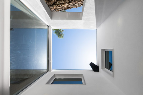 House JA by Filipe Pina + Ines Costa