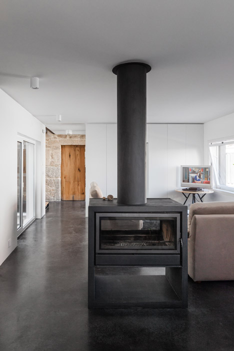 House JA by Filipe Pina + Ines Costa