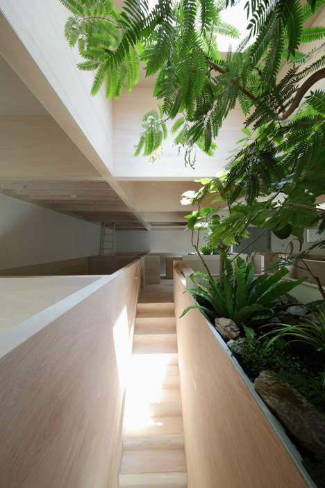 House in Hanekita by Katsutoshi Sasaki