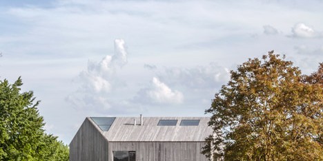 House in Oxfordshire by Peter Feeny Architects