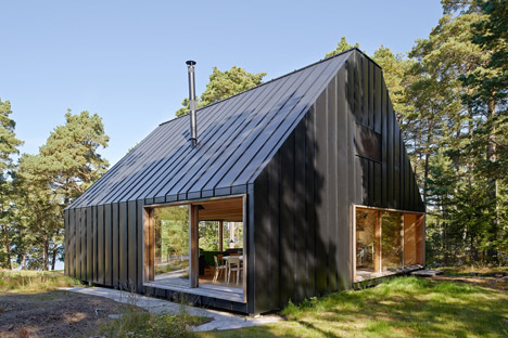 Husaro_House_by_Tham_and_Videgard_dezeen_0_1000