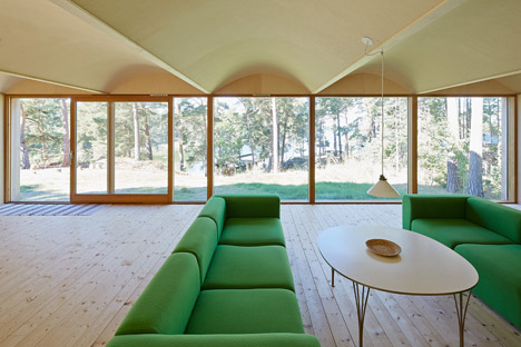 Husaro_House_by_Tham_and_Videgard_dezeen_0_1000