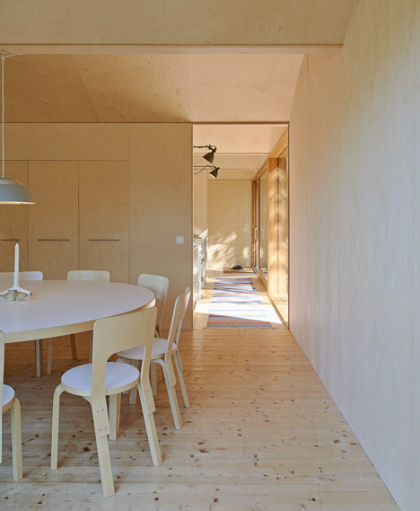 Husaro_House_by_Tham_and_Videgard_dezeen_0_1000