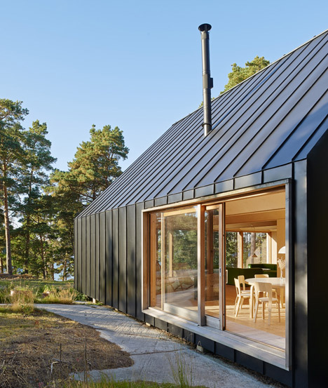 Husaro_House_by_Tham_and_Videgard_dezeen_0_1000
