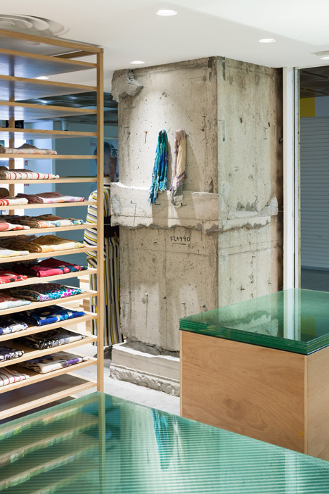 Kimono store in Kobe by Yusuke Seki