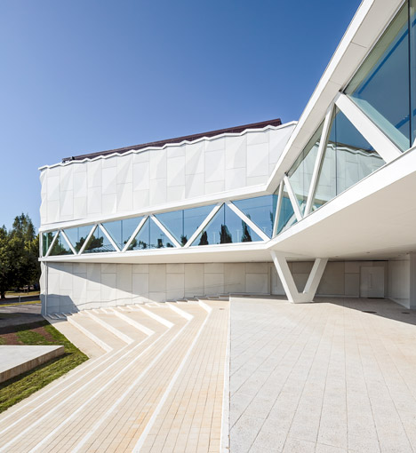 Kuopio City Theatre by ALA