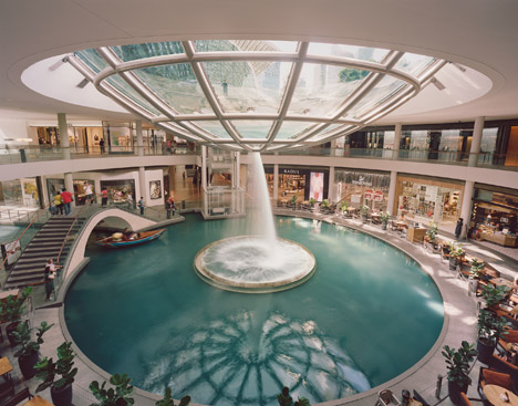 Marina Bay Sands by Moshe Safdie