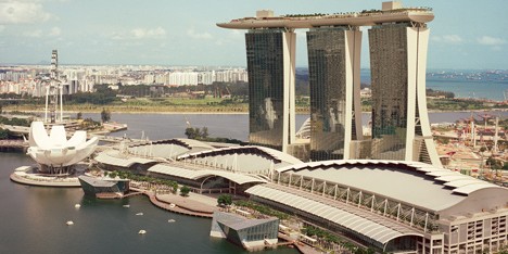 Moshe Safdie on Marina Bay Sands: a single tower would have been “unbearable”