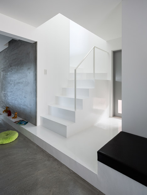 Scape House by FORM/Kouichi Kimura Architects