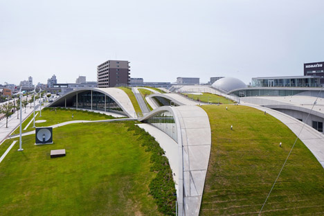 Science Hills Komatsu by Mari Ito