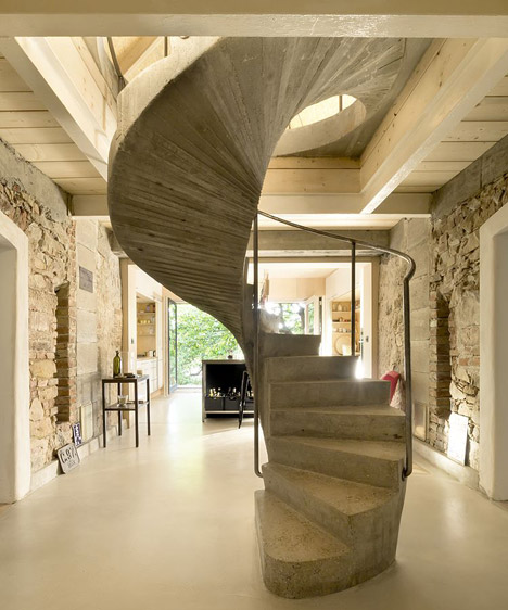 Studio_and_House_in_Prague_by_A1Architects_dezeen_468_18