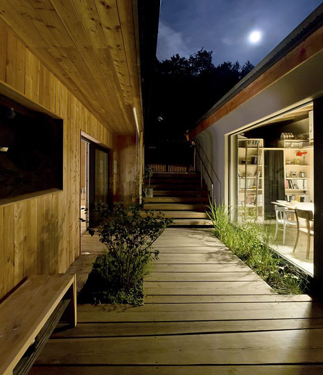 Studio_and_House_in_Prague_by_A1Architects_dezeen_468_7
