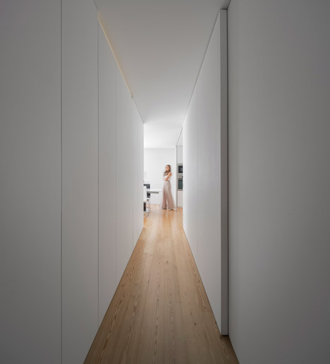 Taíde House by Rui Vieira Oliveira and Vasco Manuel Fernandes