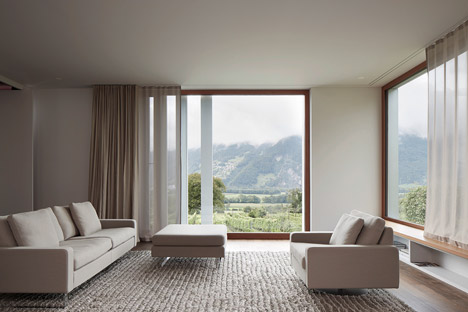 Villa MM by Feliz Architects