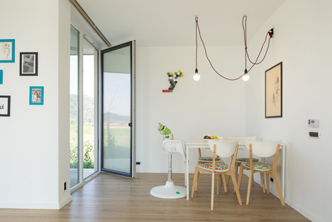 omHOUSE by insert studio