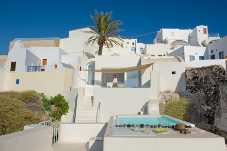 A Holiday House in Santorini Island by Alexandros Kapsimalis and Marianna Kapsimalis