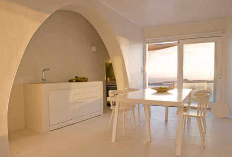 A Holiday House in Santorini Island by Alexandros Kapsimalis and Marianna Kapsimalis