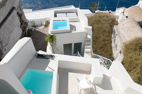 A Holiday House in Santorini Island by Alexandros Kapsimalis and Marianna Kapsimalis