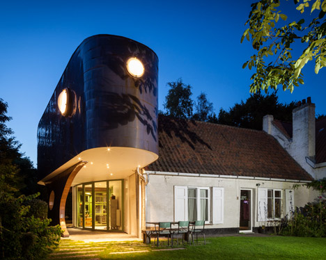A-copper-annex-to-a-fermette-by-Vens-Vanbelle-architecture_dezeen