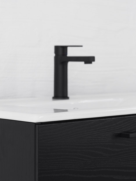 Bathroom-furniture-by-Swoon_dezeen_468_1