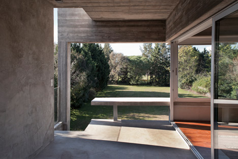 Casa Torcuato by Estudio Besonias Almeida