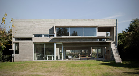 Casa Torcuato by BAK Arquitectos