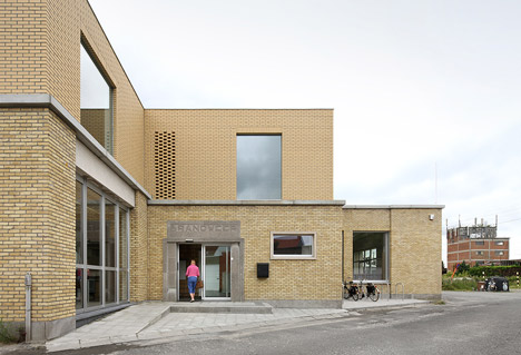 Cultural Center de Neerbeek by Urbain Architectencollectief