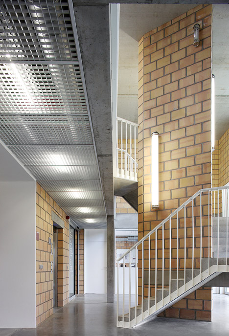 Cultural Center de Neerbeek by Urbain Architectencollectief