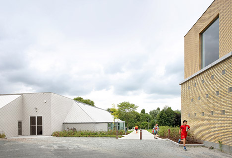 Cultural Center de Neerbeek by Urbain Architectencollectief