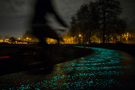 Daan Roosegaarde's Van Gogh Bicycle Path