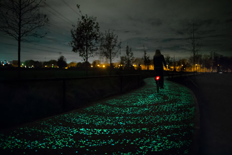 Daan Roosegaarde's Van Gogh Bicycle Path