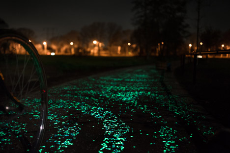 Daan Roosegaarde's Van Gogh Bicycle Path