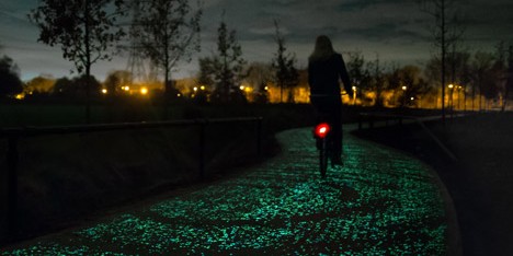 Daan Roosegaarde's Van Gogh Bicycle Path
